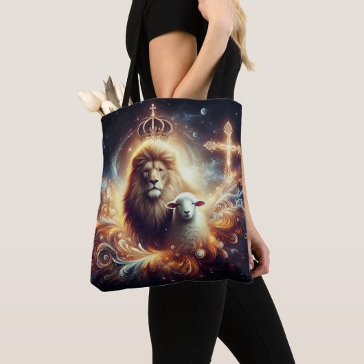 Jezus is de Leeuw en het Lam Tote Bag (Dichtbij)
