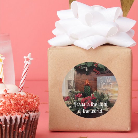 Jezus is het licht van de wereld. ronde sticker (Feest)