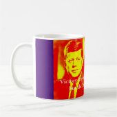 JFK John F. Kennedy citeert overwinning Koffiemok (Links)