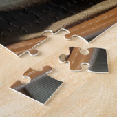 Jigzaag Puzzel Creepy Doll van JP Denyer Legpuzzel (Zijkant)