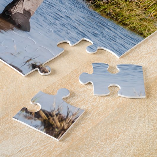 Jigzaag puzzel van olifant in het wild. legpuzzel (Zijkant)