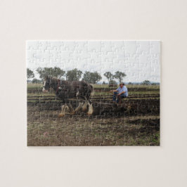 Jigzaag van een ontwerppaard op het werk legpuzzel
