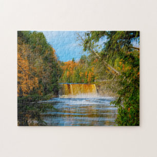 Jigzaag van Tahquamenon herfsten Michigan. Legpuzzel