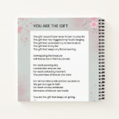 Jij bent het geschenk - Zelfliefde Inspirerend ged Notitieboek (Achterkant)