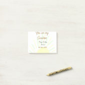 Jij bent mijn zonneschijn gele pastel verjaardag v post-it® notes (Op bureau)