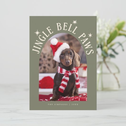Jingle Bell Paws Dog Photo Sage Green Christmas Feestdagenkaart (Staand voorkant)
