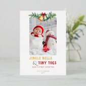 Jingle Bells Tiny Toes Foto Geboorteaankondiging B Folie Feestdagenkaart (Staand Voorkant)