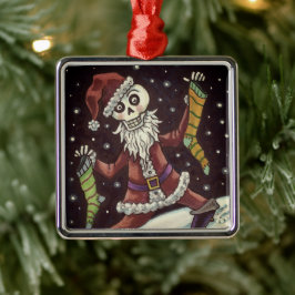 JINGLE BOTTEN SANTA, HOLIDAY SKELETON & STOCKINGS METALEN ORNAMENT