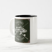 JJ56 Weapons of Bass.tif Tweekleurige Koffiemok (Voorkant links)