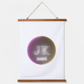 JK 2026 HANGEND WANDKLEED (Voorkant)