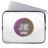 JK 2026 LAPTOP SLEEVE (Voorkant)