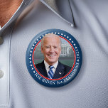 Joe Biden 2024 voor President Foto Witte Huis Ronde Button 7,6 Cm<br><div class="desc">Een klassiek ontwerp met een afbeelding van het man dat voor president loopt. Hij is actief in de verkiezingen van 2024 in de democratische hoofdstad. Bekijk onze winkel voor andere kandidaten en campagnes.</div>