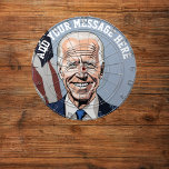 Joe Biden Dartbord<br><div class="desc">Het bord bevat een karikatuur cartoon afbeelding van Joe Biden. Voeg je grappige sms toe en veel plezier tijdens de Amerikaanse verkiezingen.</div>