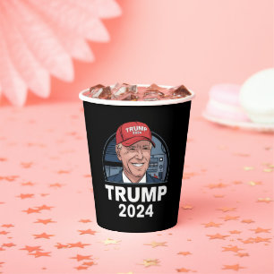 Joe Biden met een Trump-hoed Papieren Bekers