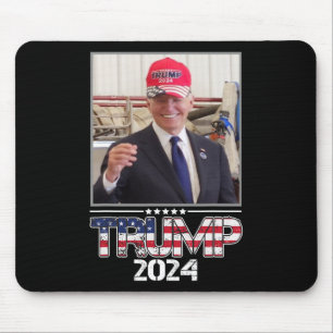 Joe Biden met een Trump-hoed verkiezing 2024 Grapp Muismat