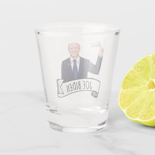 Joe Biden Pride Shot Glas (Achterkant)
