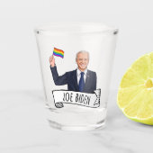 Joe Biden Pride Shot Glas (Voorkant)