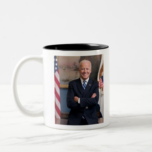 Joe Biden Tweekleurige Koffiemok (Links)