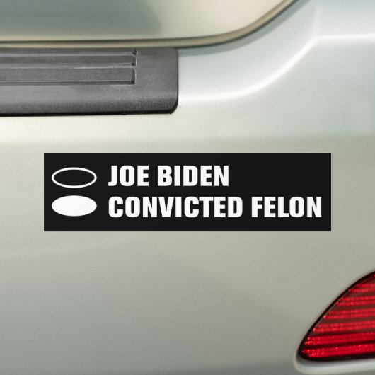 Joe Biden vs veroordeelde misdadiger stembiljet Bumpersticker (Op auto)