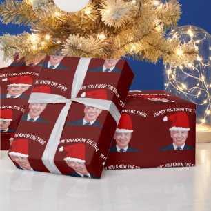 JOE BIDEN WEARING SANTA HAT DE DWINGENDE WRAPPING  CADEAUPAPIER