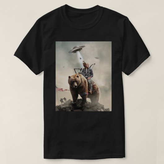Joe Rogan Riding A Beer (+ Aliens) Essential T-Shi T-shirt (Design voorkant)