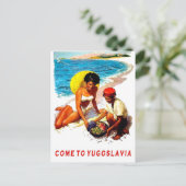 Joegoslavië, vrouw op het strand met fruitverkoper briefkaart (Staand voorkant)