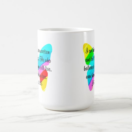  JOHANNES 11:25 REGENBOOG VLINDER ONTWERP KOFFIEMOK (Center)