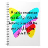  JOHANNES 11:25 REGENBOOG VLINDER ONTWERP NOTITIEBOEK (Voorkant)