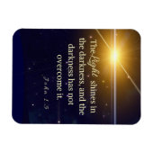Johannes 1:5 Licht schijnt in de duisternis Magneet (Horizontaal)
