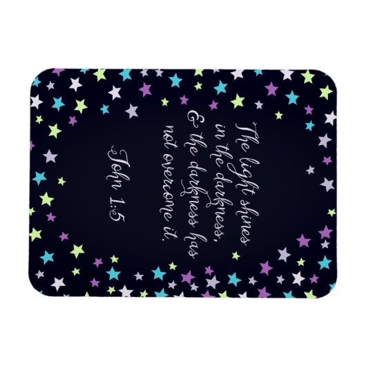 John 1:5 Het licht schijnt in het donkere Bijbelci Magneet (Horizontaal)