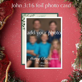 John 3:16 Elegante moderne groene foto Kerstmis Folie Feestdagenkaart
