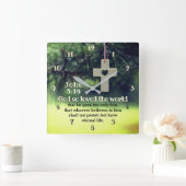 John 3:16 God zo geliefd over de wereld die hij zi Vierkante Klok (Huis)