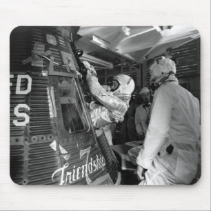 John Glenn Entering Friendship 7 Spacecraft Muismat