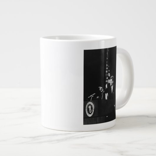 John Kennedy 35e President van de Verenigde Staten Grote Koffiekop (Voorkant rechts)