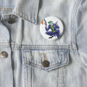 Joker met nep-pistool ronde button 5,7 cm (In situ)