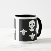 JOLLY ROGER SKULL EN DRIE LILILIES FLAG MOK (Voorkant rechts)