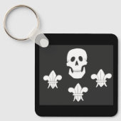 JOLLY ROGER SKULL EN DRIE LILILIES FLAG SLEUTELHANGER (Voorkant)