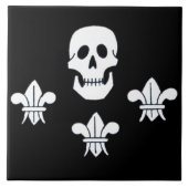 JOLLY ROGER SKULL EN DRIE LILILIES FLAG TEGELTJE (Voorkant)