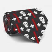 JOLLY ROGER SKULL EN DRIE LILLETVLAG STROPDAS (Opgerold)