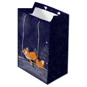 Jolly Running Fox Gift Bag Medium Cadeauzakje (Voorkant Gekanteld)