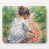 Jong meisje dat een hartpad Creëer Muismat (Voorkant)