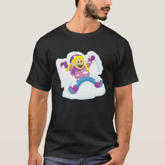 Jong meisje dat sneeuwengelen maakt in de winter t-shirt