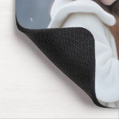 Jong meisje knuffelen een polar Beer Muismat (Hoek)