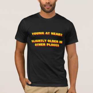 JONG OP ANDERE PLAATSEN WEINIG OUDER BIJ HARTJE T-SHIRT