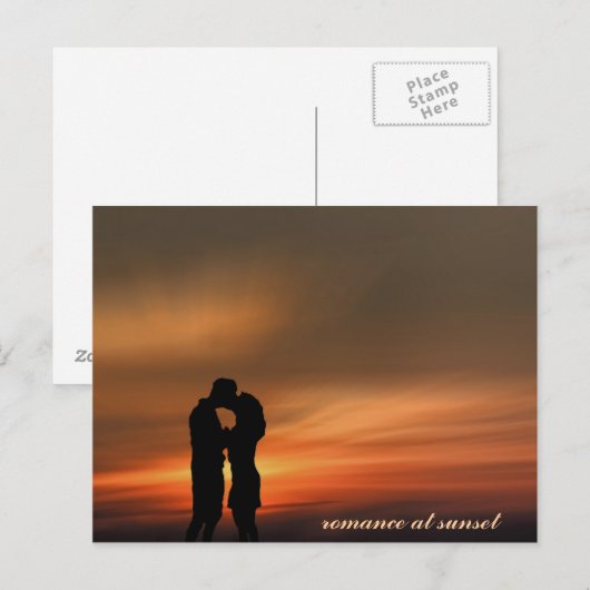 Jong romantisch stel in zonsondergang, briefkaart (Voorkant / Achterkant)