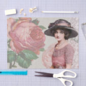 Jong Victoriaans Vrouw Bloemjurk en Pet Tissuepapier (Craft)