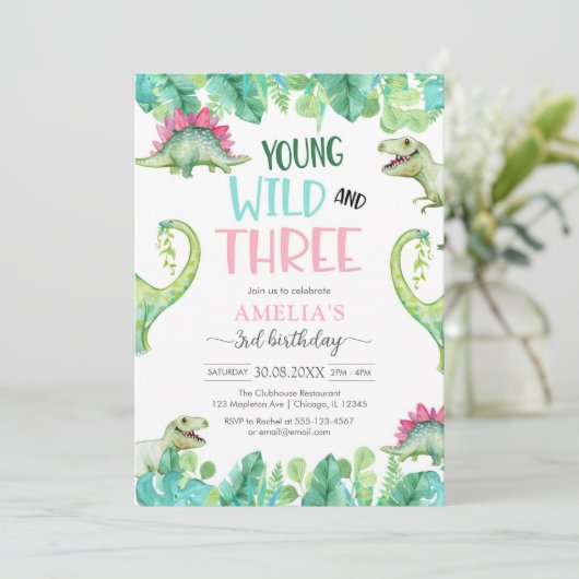 Jong WIld & Drie Dinosaur 3de Verjaardag Kaart (Staand voorkant)