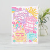 Jong Wild & Drie Groovy Regenboog Verjaardagsfeest Kaart (Staand voorkant)