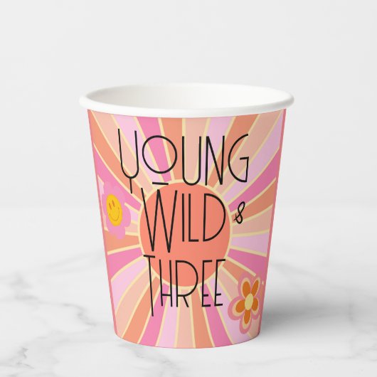 Jong, Wild & Drie | Kind Birthday Cup | roze Papieren Bekers (Voorkant)