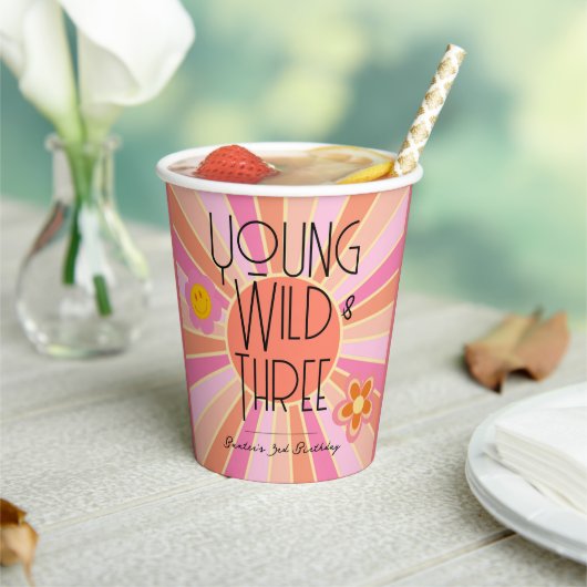 Jong, Wild & Drie | Kind Verjaardagsbekers | roze Papieren Bekers (Insitu)